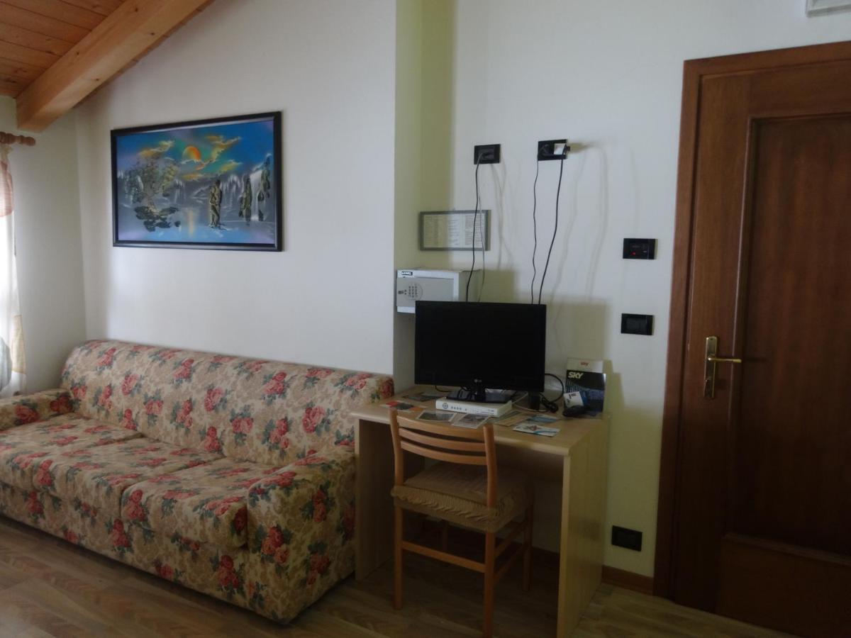 Hotel Genzianella Presenaio Ngoại thất bức ảnh